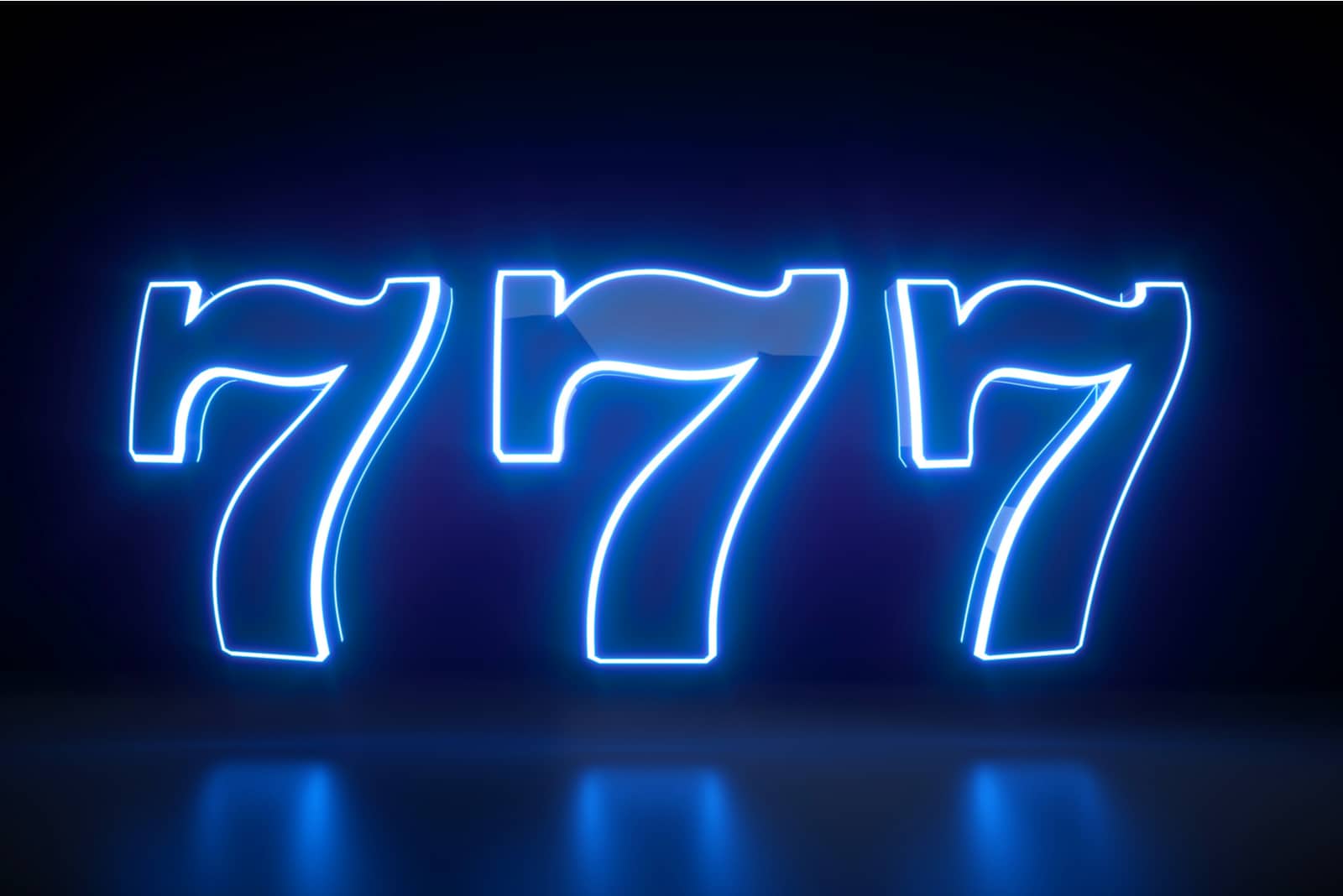 número 777 sobre fondo azul